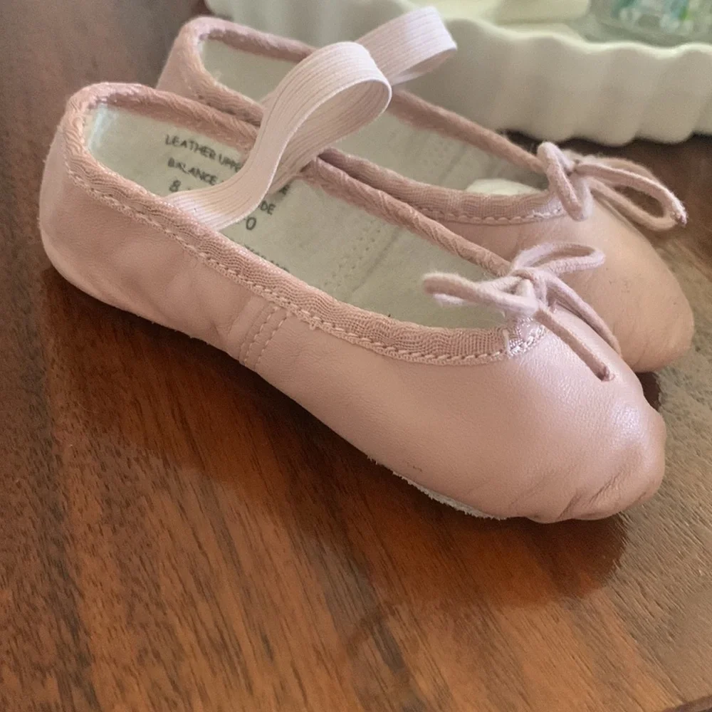 VINTAGE pink Capezio 200T 8 1/2C Teknik Leather Ballet Shoes. 🩰✨